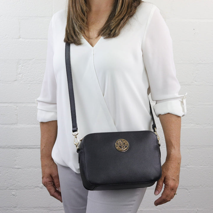 Willow & Zac Freida leather crossbody bag black