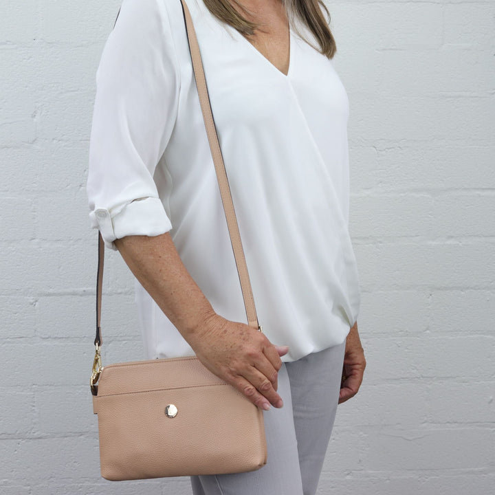 Willow & Zac Trisha leather crossbody sandstone #colour_sandstone
