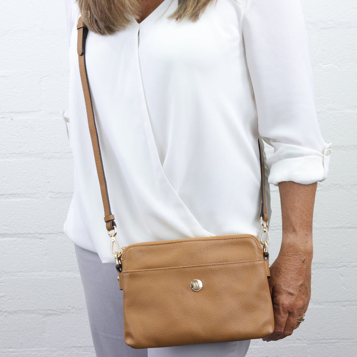 Willow & Zac Trisha leather crossbody caramel #colour_caramel